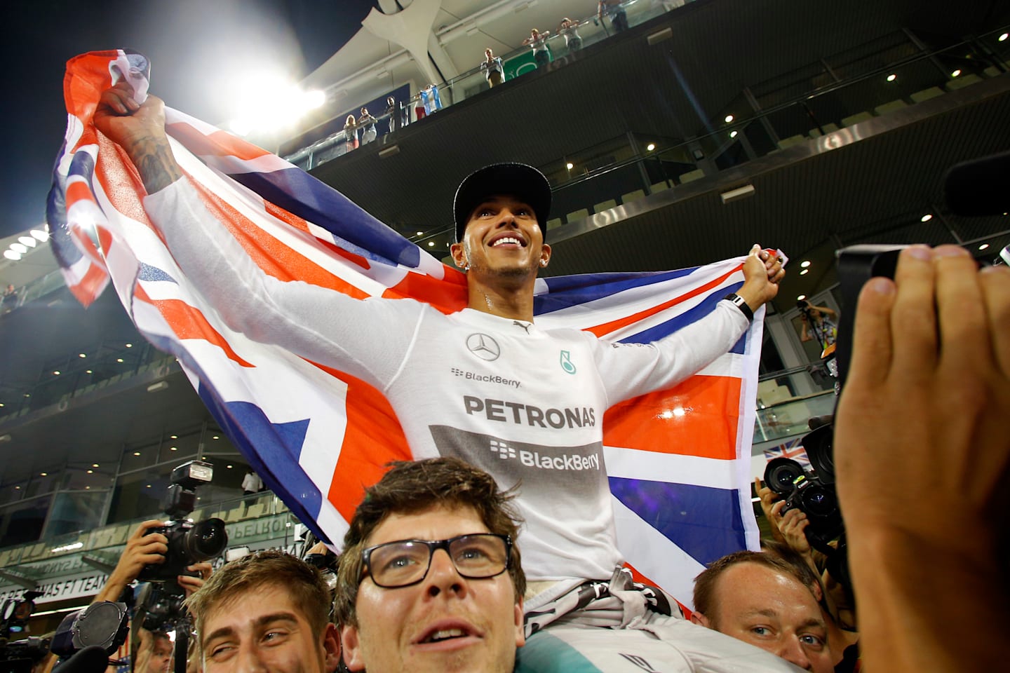 Lewis Hamilton (GBR) Mercedes AMG F1 celebrates with the team. Formula One World Championship,