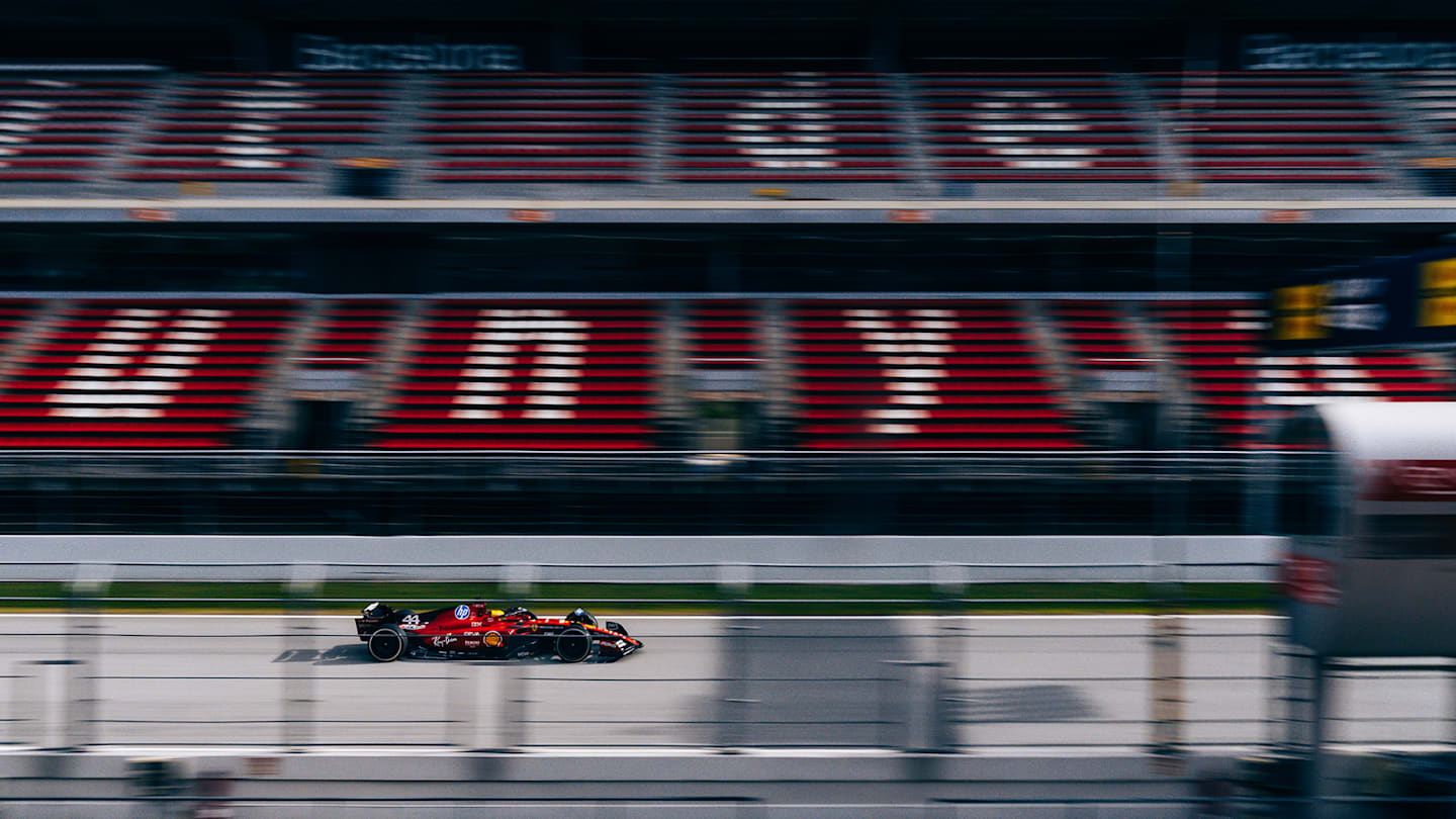 hamilton-barcelona-ferrari-test-2025-2.png