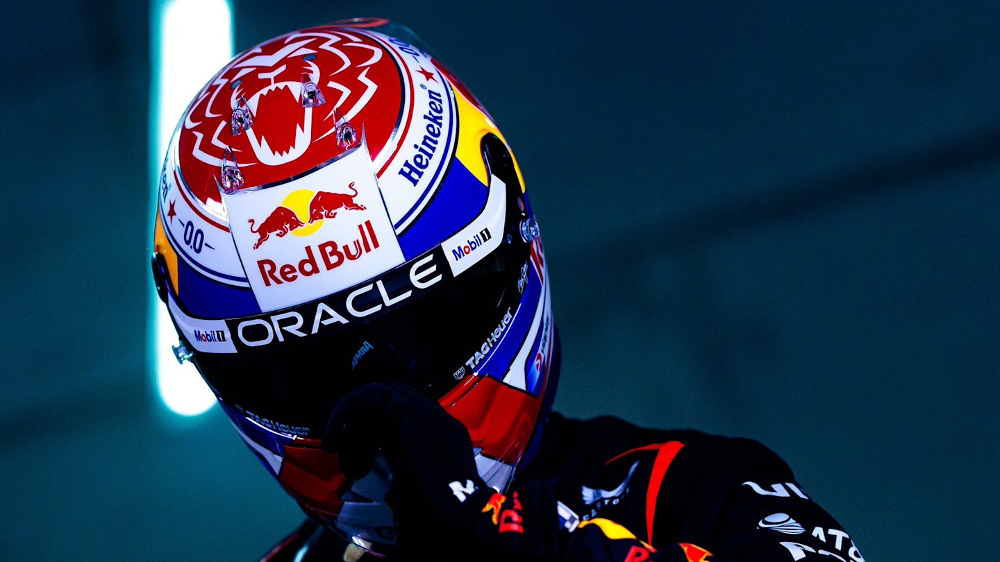 verstappen-2025-helmet.png