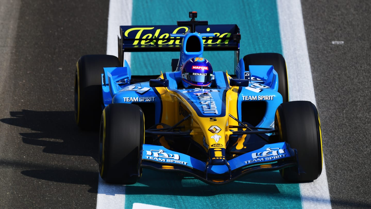 ABU DHABI, UNITED ARAB EMIRATES - DECEMBER 13: Fernando Alonso of Spain and Renault Sport F1 drives