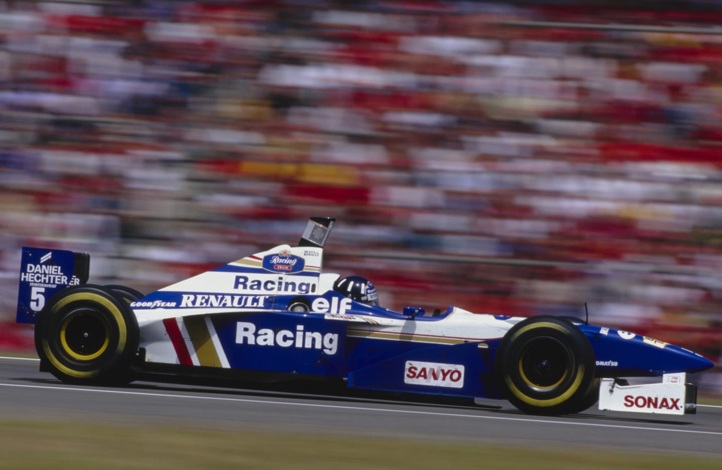 Damon Hill of Great Britain drives the #5 Rothmans Williams Renault Williams FW18 Renault V10