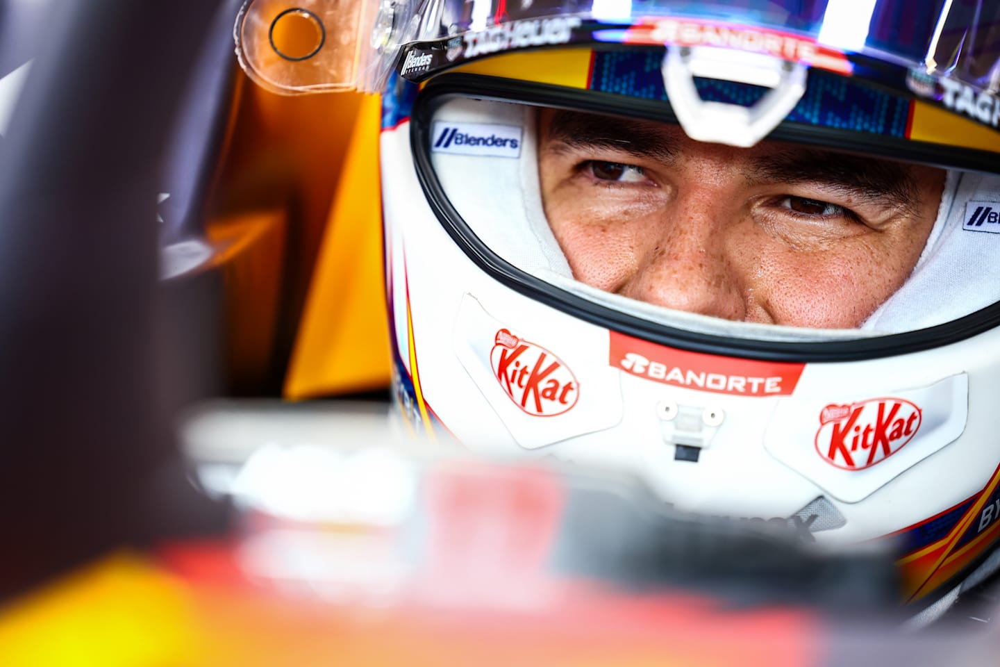 SPA, BÉLGICA - 26 DE JULIO: Sergio Pérez de México y Oracle Red Bull Racing se prepara para conducir en el