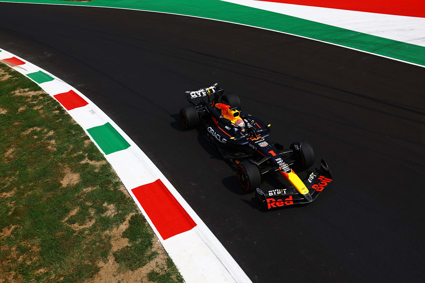 MONZA, ITALY - AUGUST 31: Max Verstappen of the Netherlands driving the (1) Oracle Red Bull Racing RB20 on track during final practice ahead of the F1 Grand Prix of Italy at Autodromo Nazionale Monza on August 31, 2024 in Monza, Italy. (Photo by Mark Thompson/Getty Images)