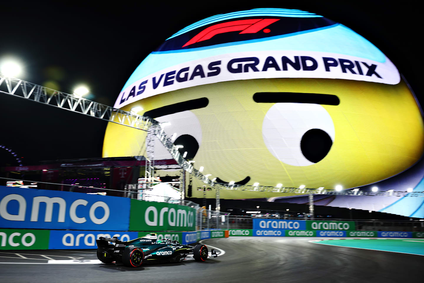 LAS VEGAS, NEVADA - NOVEMBER 21: Fernando Alonso of Spain driving the (14) Aston Martin AMR24