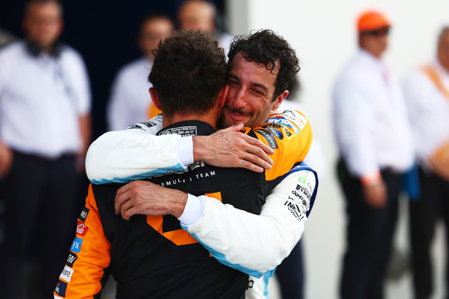 MIAMI, FLORIDA - MAY 05: Race winner Lando Norris of Great Britain and McLaren celebrates with Daniel Ricciardo of Australia and Visa Cash App RB in parc ferme after the F1 Grand Prix of Miami at Miami International Autodrome on May 05, 2024 in Miami, Florida. (Photo by Mark Thompson/Getty Images)