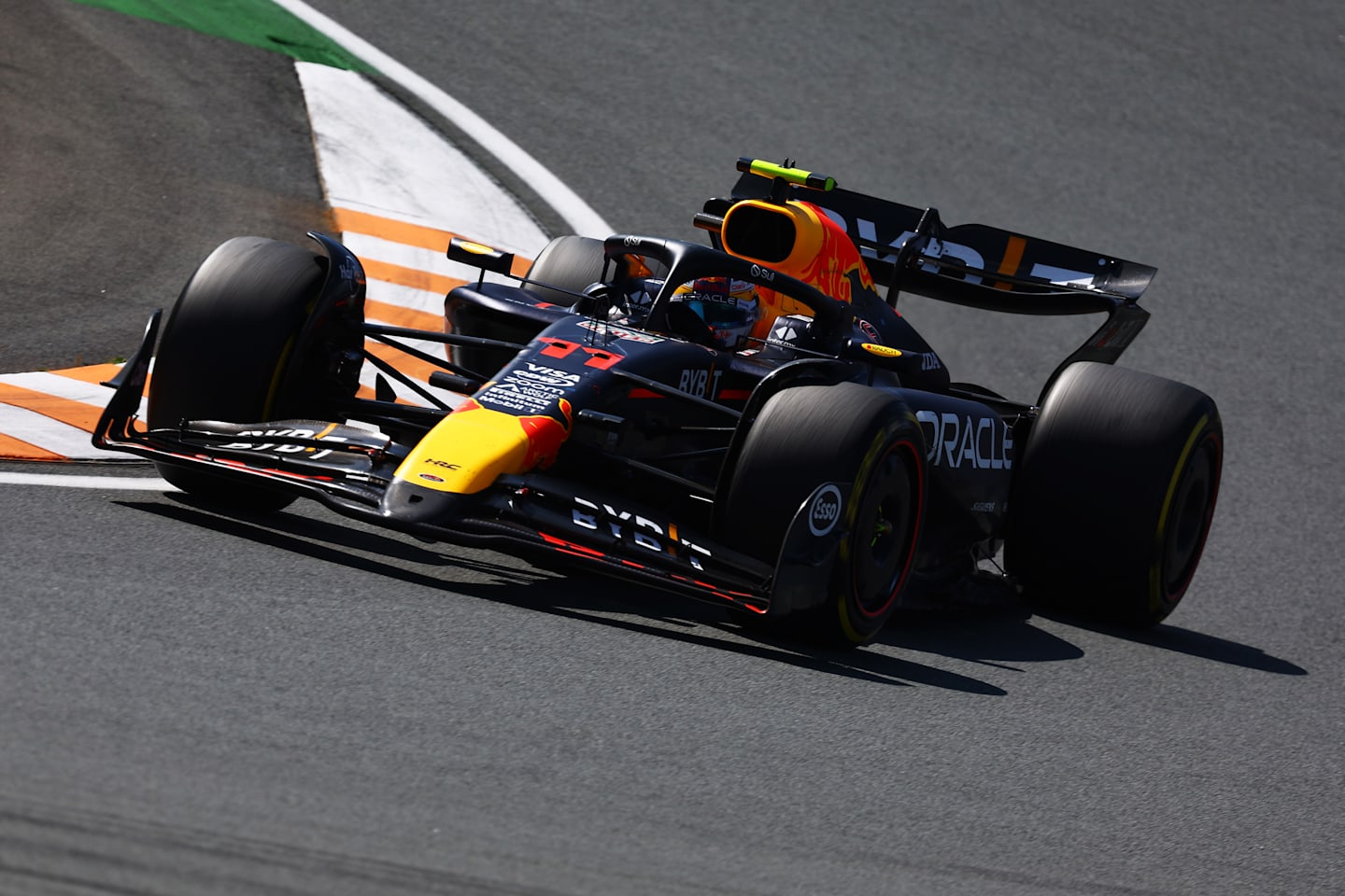 ZANDVOORT, NETHERLANDS - AUGUST 25: Sergio Perez of Mexico driving the (11) Oracle Red Bull Racing RB20 on track during the F1 Grand Prix of Netherlands at Circuit Zandvoort on August 25, 2024 in Zandvoort, Netherlands. (Photo by Mark Thompson/Getty Images)