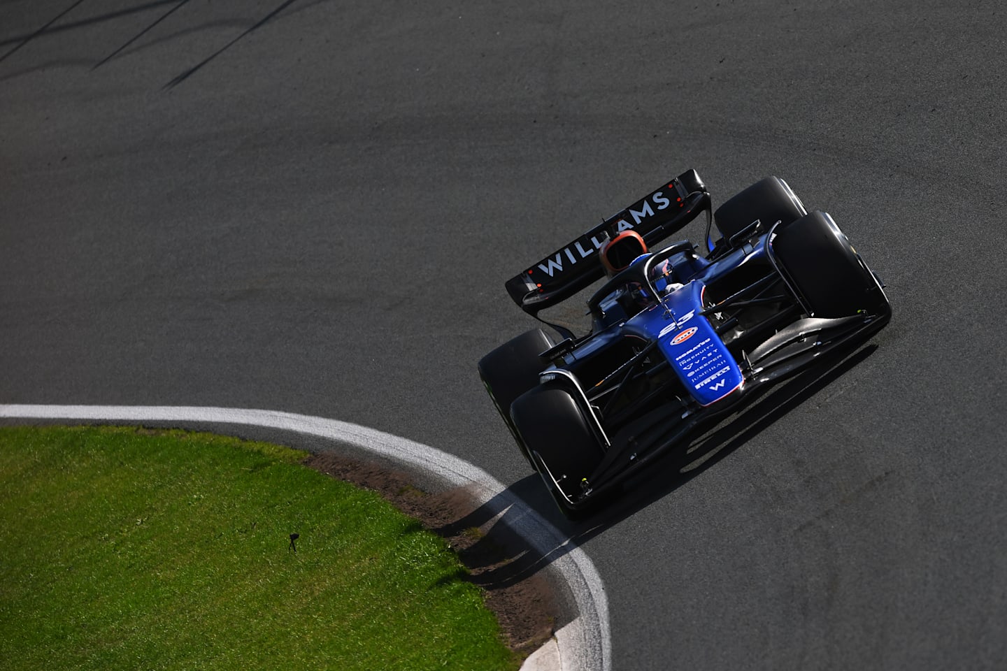 ZANDVOORT, NETHERLANDS - AUGUST 25: Alexander Albon of Thailand driving the (23) Williams FW46 Mercedes on track during the F1 Grand Prix of Netherlands at Circuit Zandvoort on August 25, 2024 in Zandvoort, Netherlands. (Photo by Rudy Carezzevoli/Getty Images)