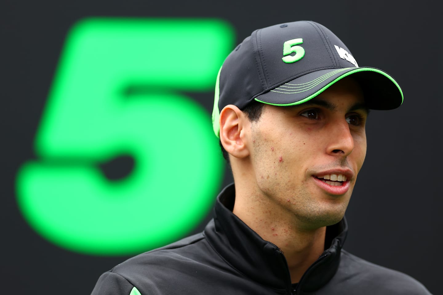MELBOURNE, AUSTRALIA - MARCH 13: Gabriel Bortoleto of Brazil and Stake F1 Team Kick Sauber looks on