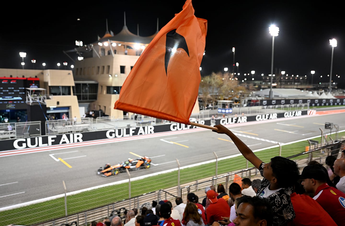 BAHRAIN, BAHRAIN - APRIL 13: Lando Norris of Great Britain driving the (4) McLaren MCL39 Mercedes