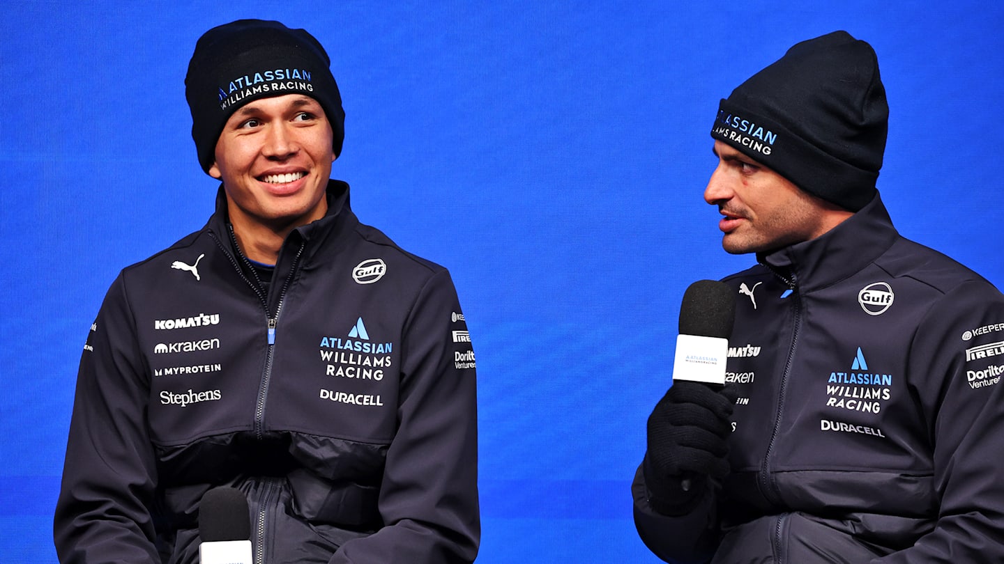 albon-sainz-2025-williams-launch-2.png