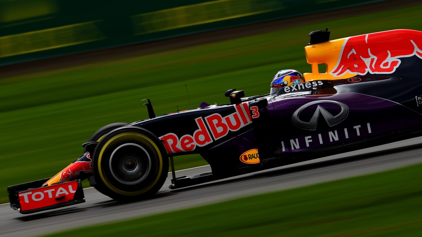 MEXICO CITY, MEXICO - OCTOBER 31:  Daniel Ricciardo of Australia and Infiniti Red Bull Racing