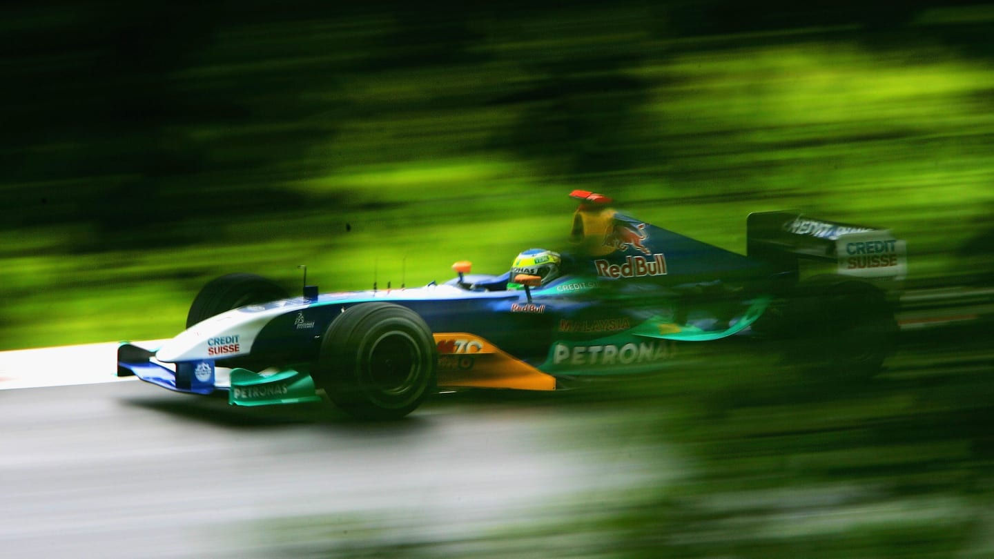 SPA FRANCORCHAMPS, BELGIUM - AUGUST 28: Giancarlo Fisichella of Italy and Sauber in action during