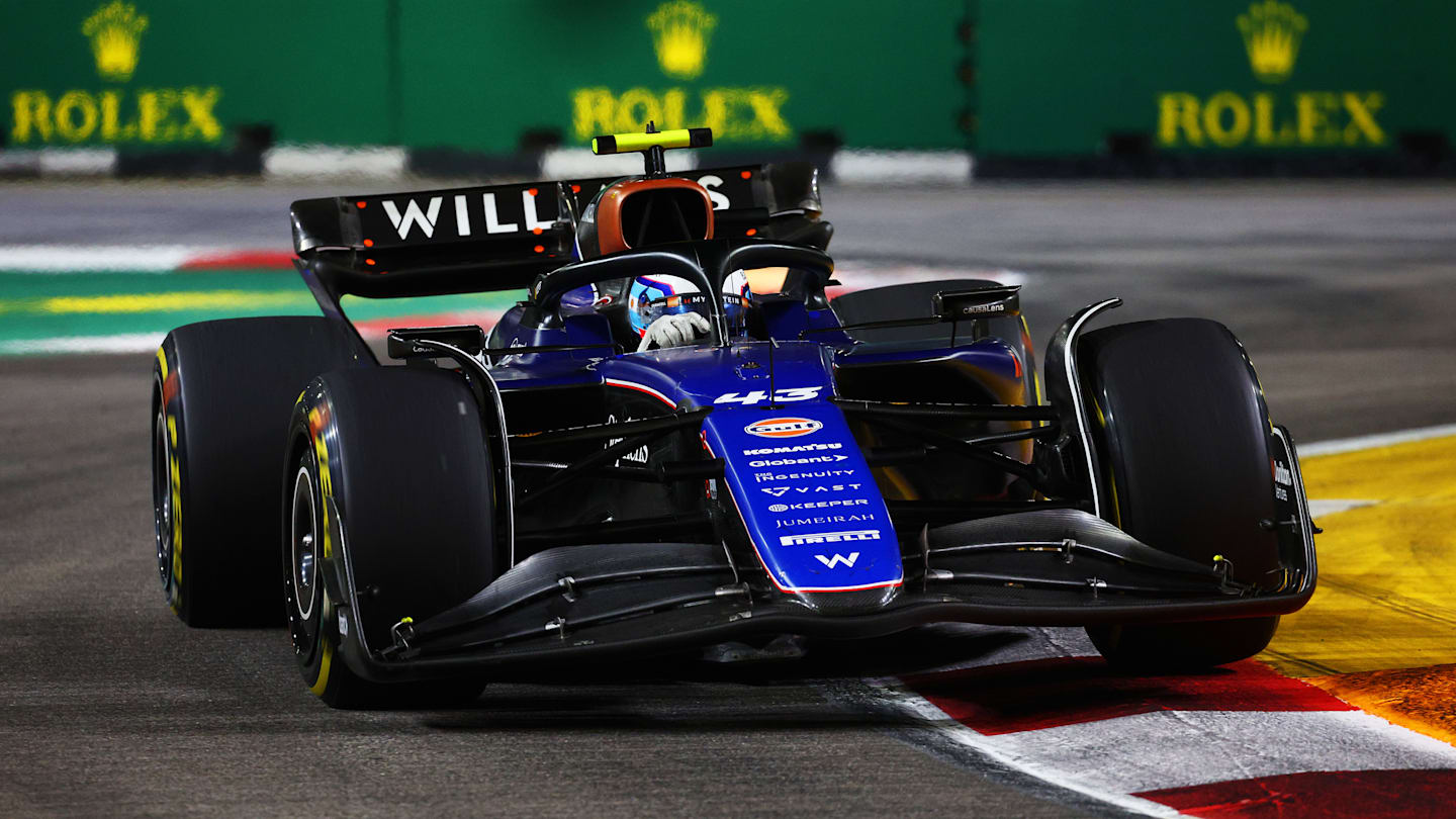 SINGAPORE, SINGAPORE - SEPTEMBER 22: Franco Colapinto of Argentina driving the (45) Williams FW45