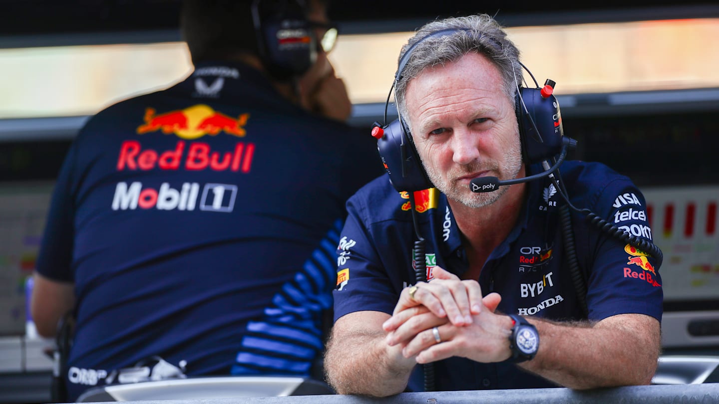 ABU DHABI, UNITED ARAB EMIRATES - DECEMBER 07: Christian Horner of Great Britain and Oracle Red