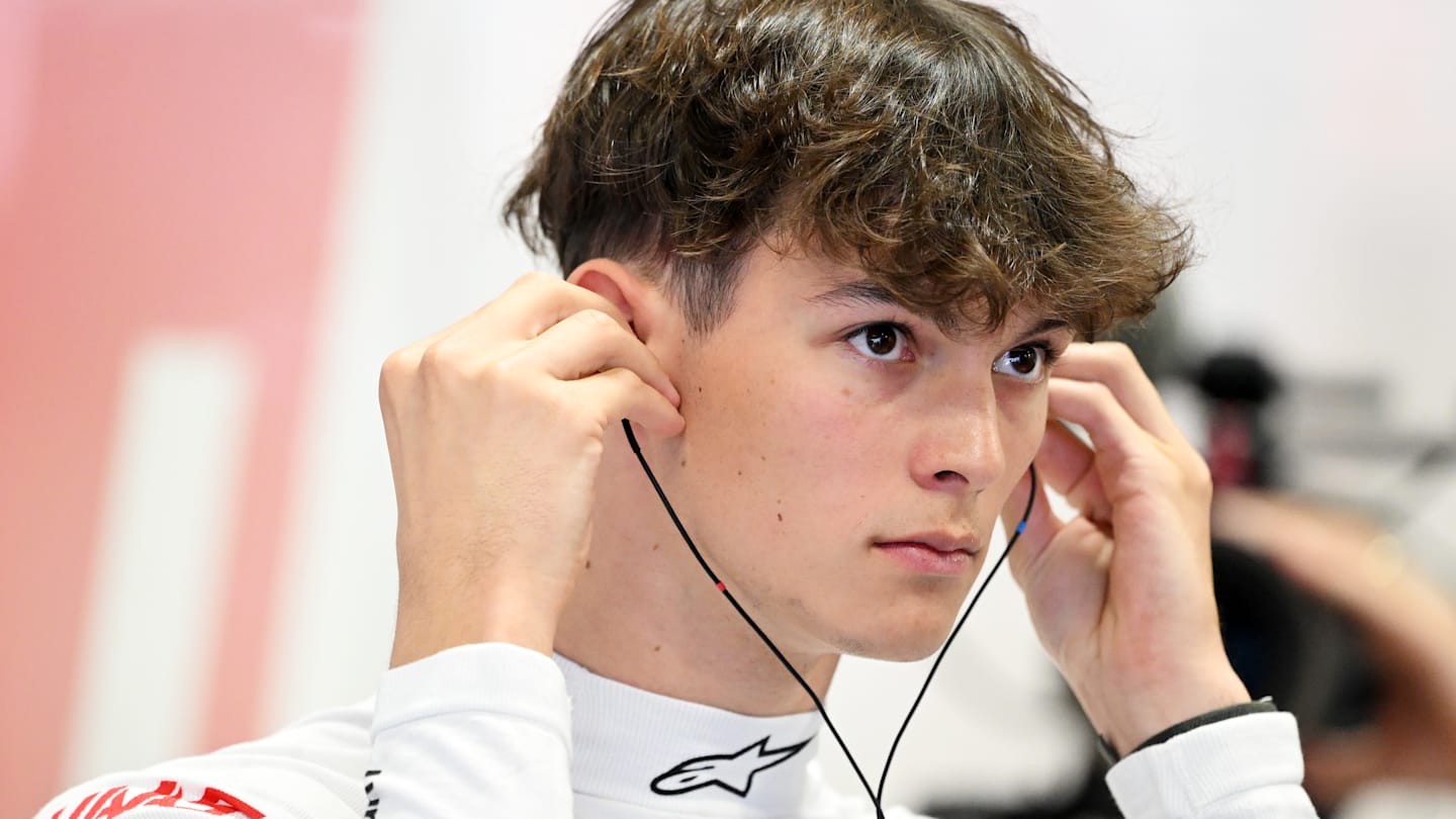 SAO PAULO, BRAZIL - NOVEMBER 01: Oliver Bearman of Great Britain and Haas F1 prepares to drive in