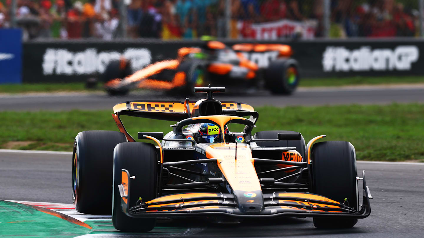 MONZA, ITALIA - 01 DE SEPTIEMBRE: Oscar Piastri de Australia conduciendo el (81) McLaren MCL38 Mercedes en