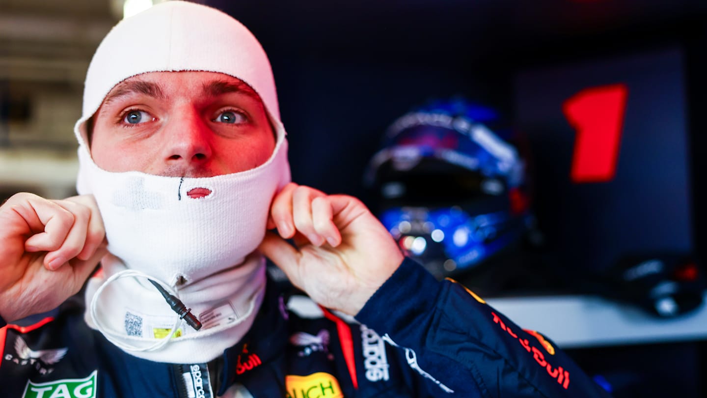 LAS VEGAS, NEVADA - NOVEMBER 21: Max Verstappen of the Netherlands and Oracle Red Bull Racing