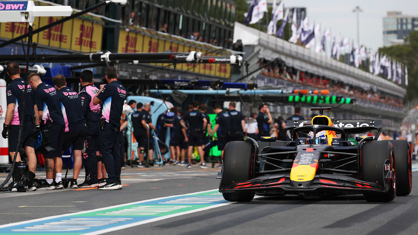 MELBOURNE, AUSTRALIA - 15 DE MARZO: Max Verstappen de los Países Bajos al volante del (1) Oracle Red Bull