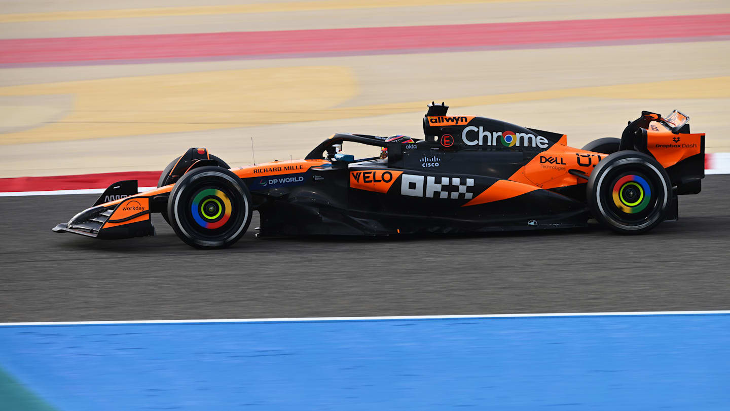 BAHRAIN, BAHRAIN - FEBRUARY 28: Oscar Piastri of Australia driving the (81) McLaren MCL39 Mercedes