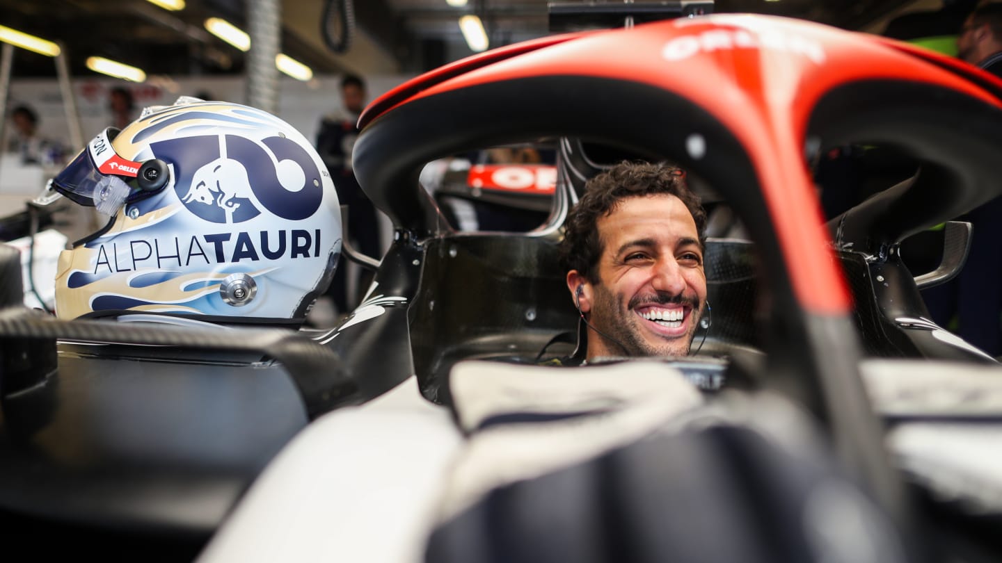 ABU DHABI, UNITED ARAB EMIRATES - NOVEMBER 24: Daniel Ricciardo of Australia and Scuderia