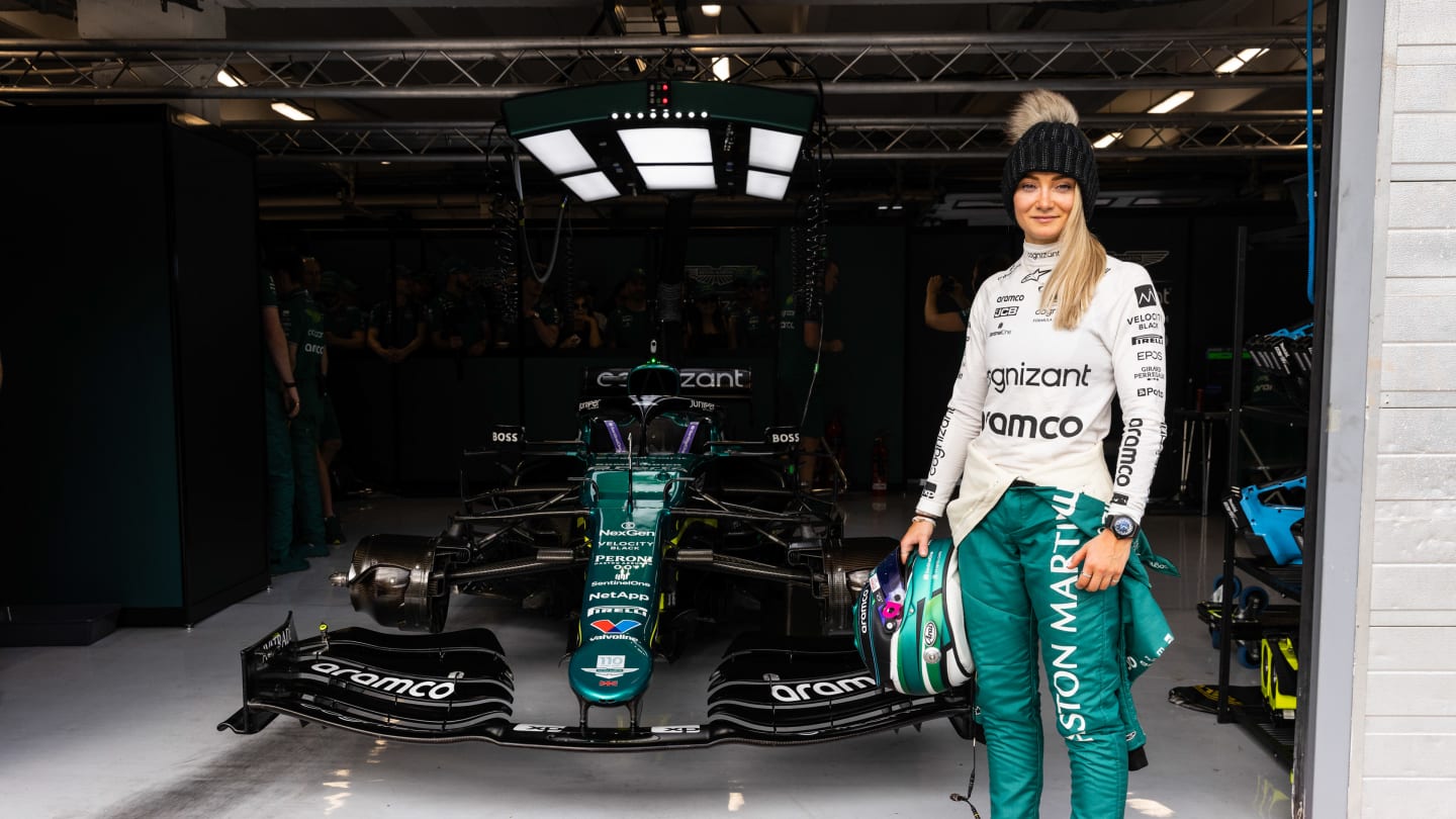 Portrait
Jessica Hawkins, Aston Martin F1 Team, poses in front of the team's garage