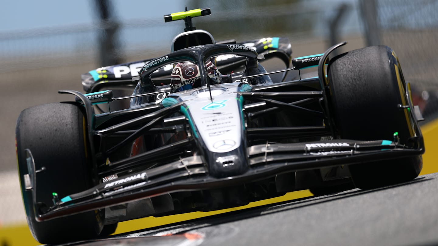 MIAMI, FLORIDA - MAY 02: Oscar Piastri of Australia driving the (81) McLaren MCL39 Mercedes on