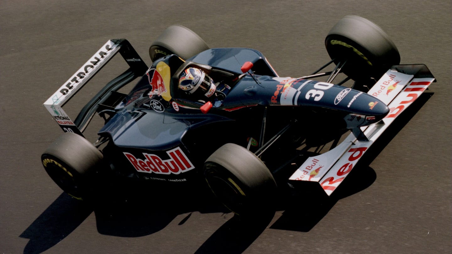 8th SEPT 1995: HEINZ-HARALD FRENTZEN OF GERMANY IN HIS SAUBER AT PRACTICE FOR THE ITALIAN GRAND