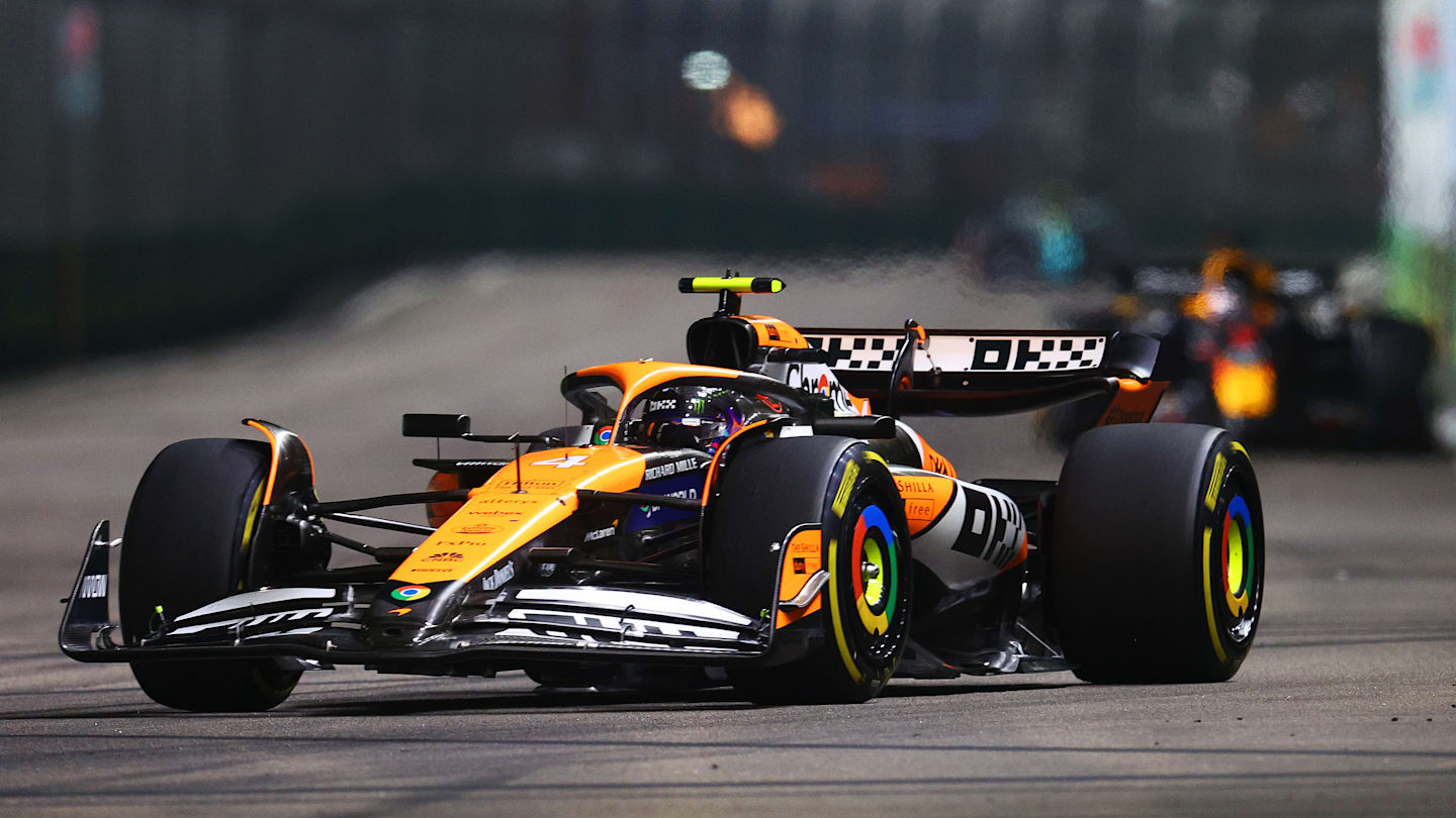 SINGAPORE, SINGAPORE - SEPTEMBER 22: Lando Norris of Great Britain driving the (4) McLaren MCL38