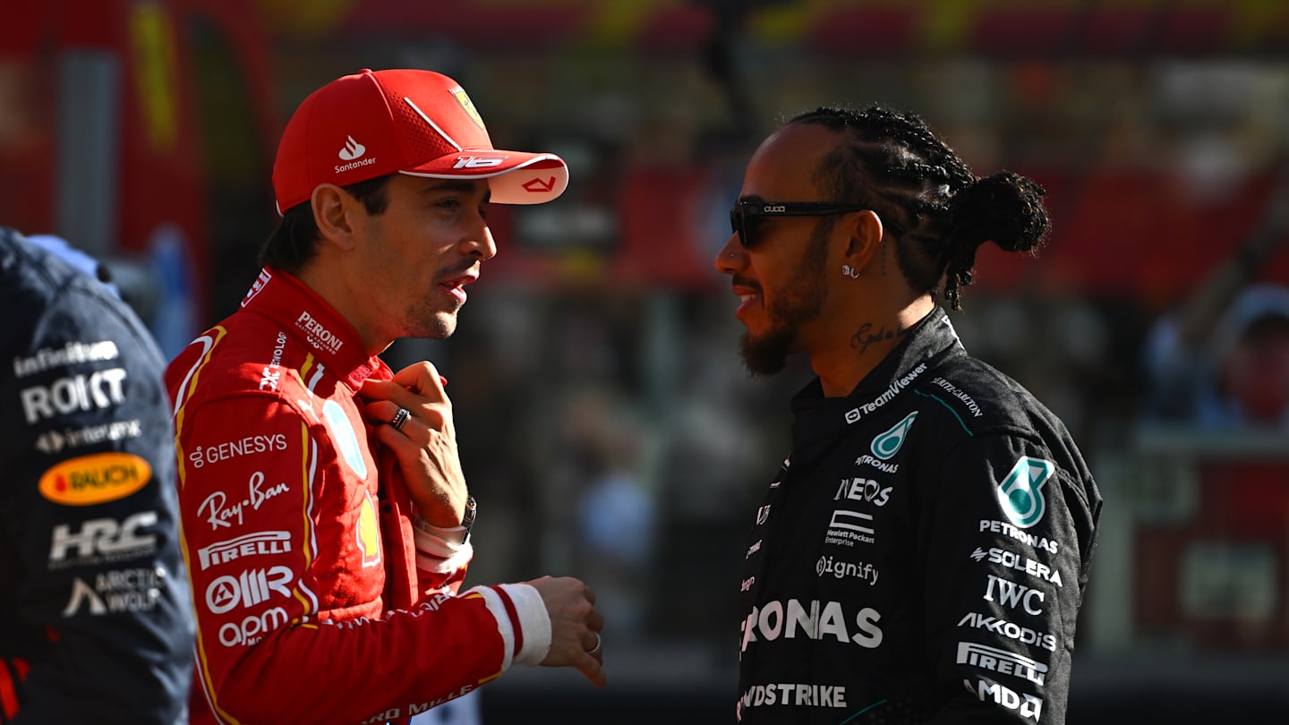 ABU DHABI, EMIRADOS ÁRABES UNIDOS - 08 DE DEZEMBRO: Charles Leclerc de Mônaco e Ferrari e Lewis