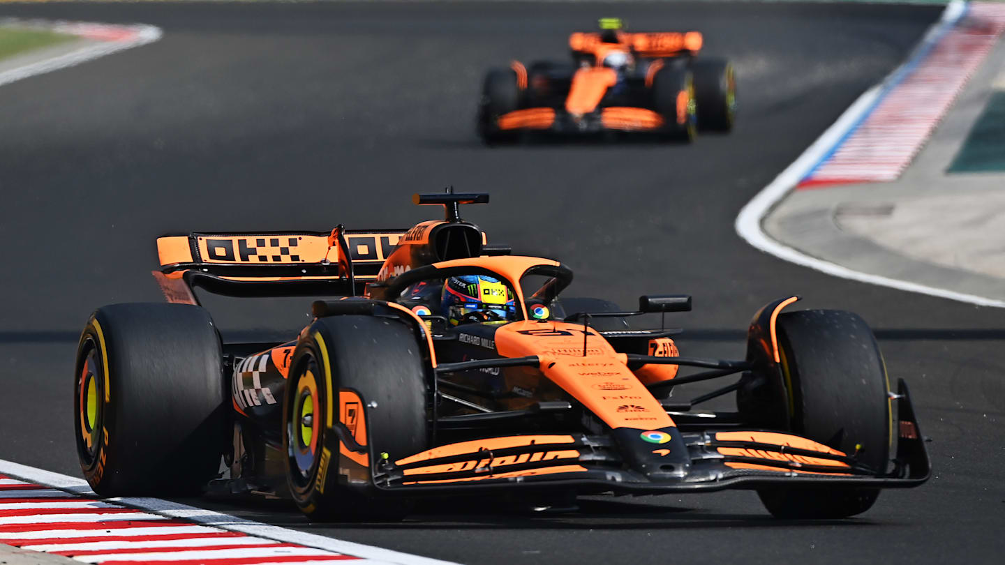 BUDAPEST, HUNGRÍA - 21 DE JULIO: Oscar Piastri de Australia conduciendo el Mercedes McLaren MCL38 (81)