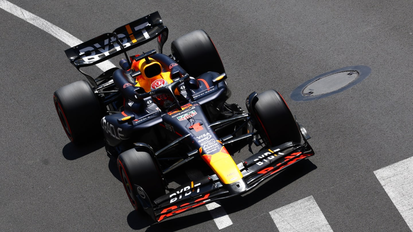 MONTECARLO, MÓNACO - 25 DE MAYO: Max Verstappen de los Países Bajos al volante del (1) Oracle Red Bull