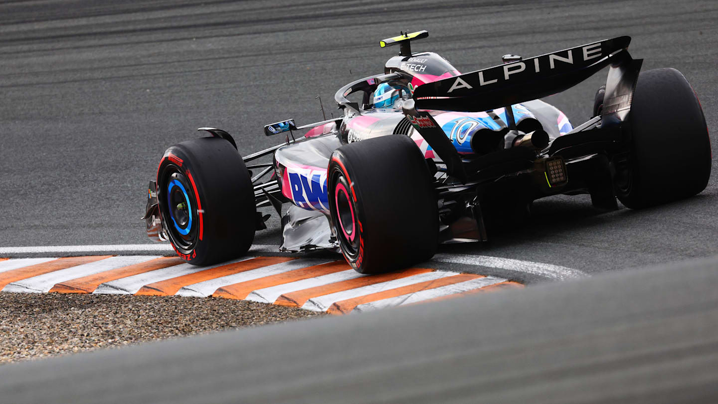 ZANDVOORT, PAÍSES BAJOS - 24 DE AGOSTO: Pierre Gasly de Francia al volante del (10) Alpine F1 A524 Renault