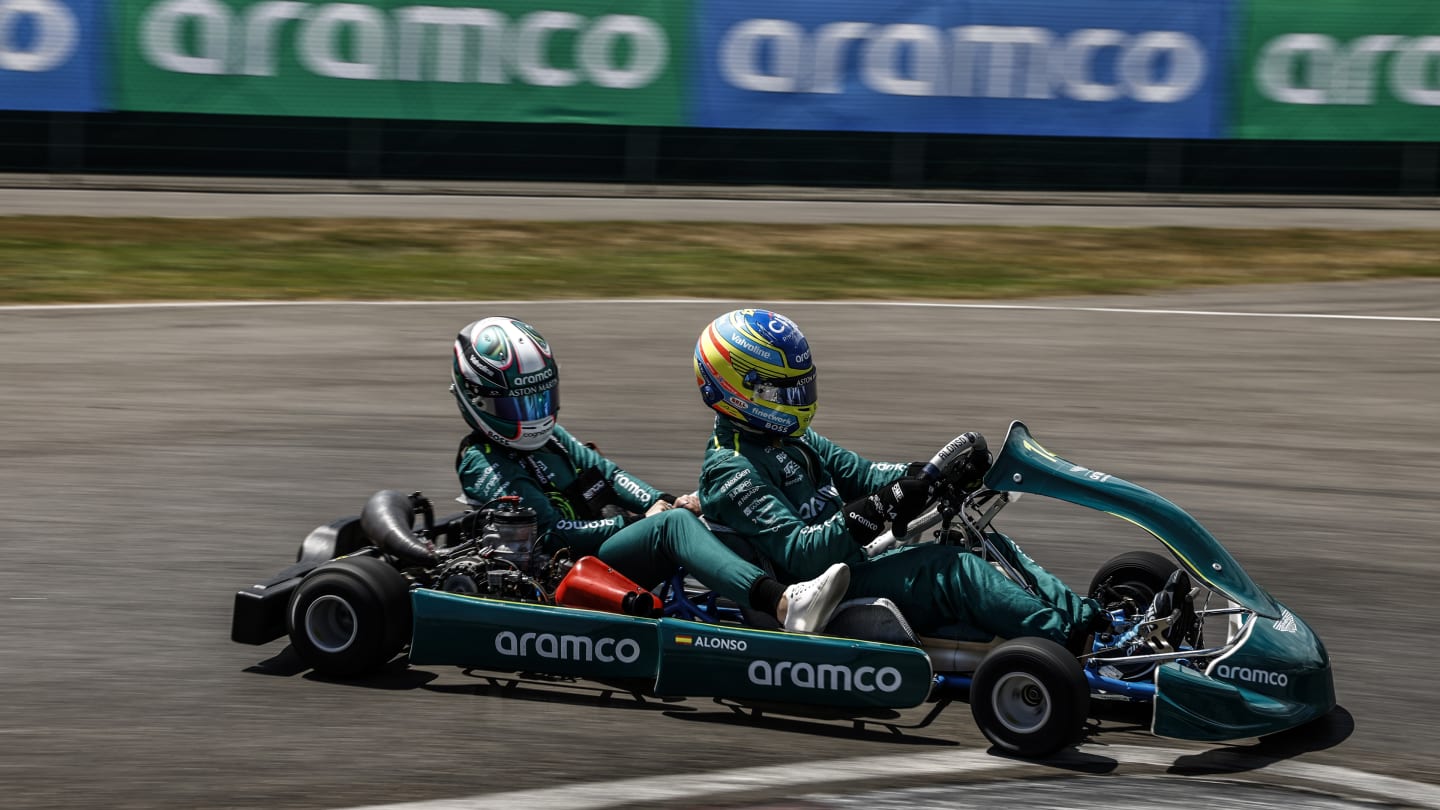 Alonso and de la Rosa joined the students for an afternoon on the track