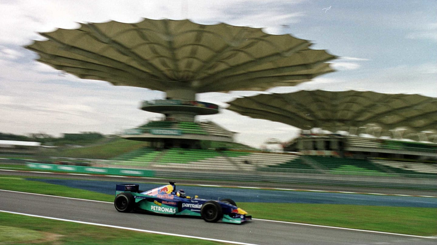 21 Oct 2000:  Pedro Diniz of Brazil and Sauber in action during the fourth free practice session