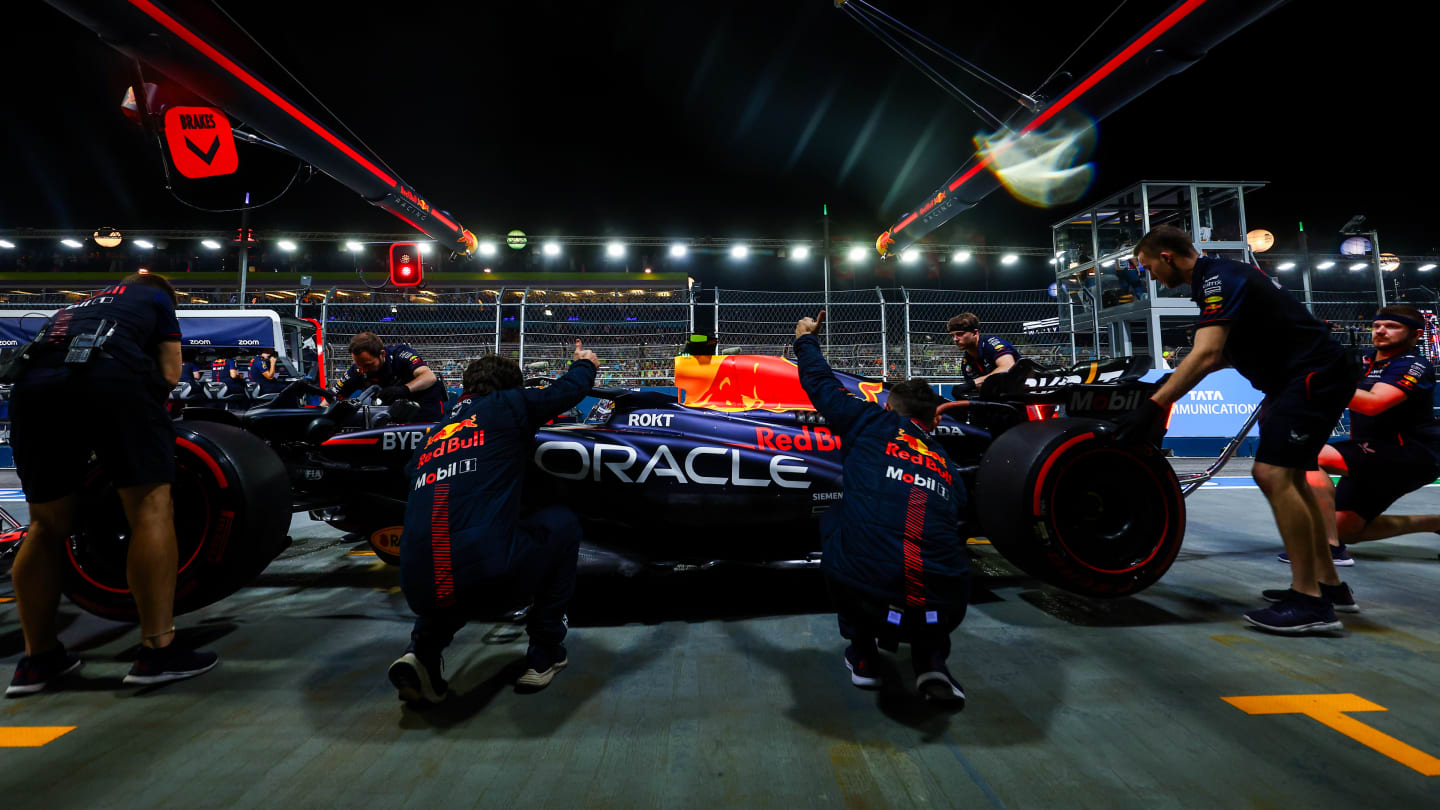 SINGAPORE, SINGAPORE - SEPTEMBER 16: Sergio Perez of Mexico driving the (11) Oracle Red Bull Racing