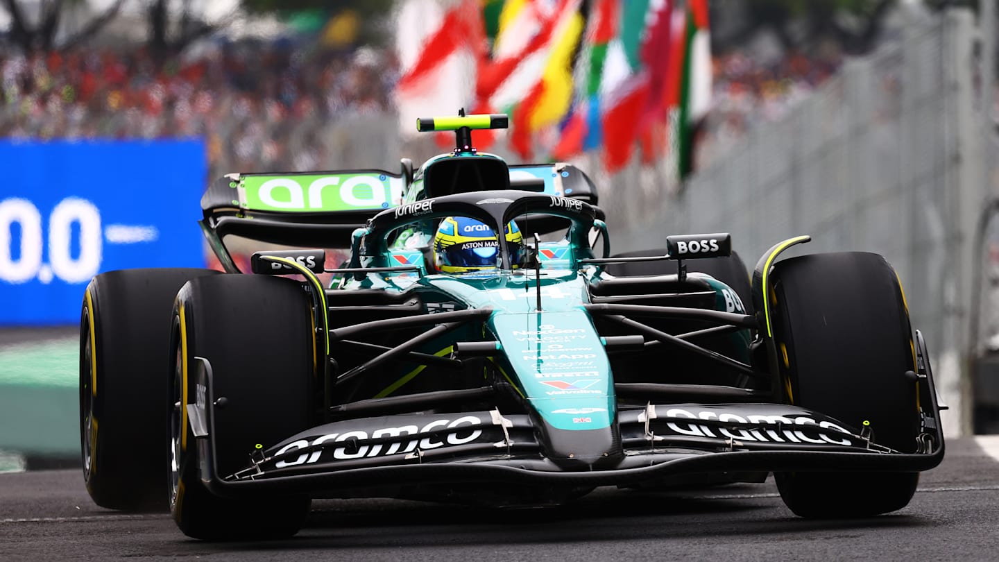 SAO PAULO, BRAZIL - NOVEMBER 01: Esteban Ocon of France driving the (31) Alpine F1 A524 Renault on