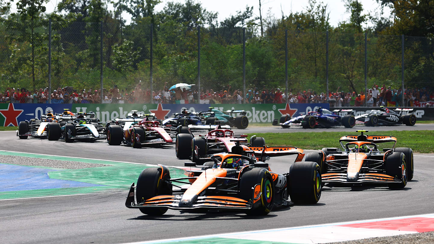 MONZA, ITALIA - 01 DE SEPTIEMBRE: Oscar Piastri de Australia al volante del (81) McLaren MCL38 Mercedes