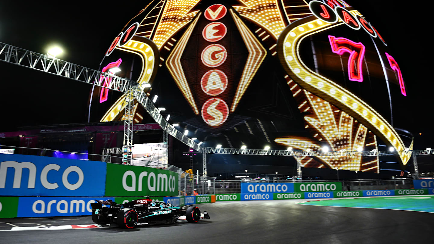 LAS VEGAS, NEVADA - NOVEMBER 22: George Russell of Great Britain driving the (63) Mercedes AMG