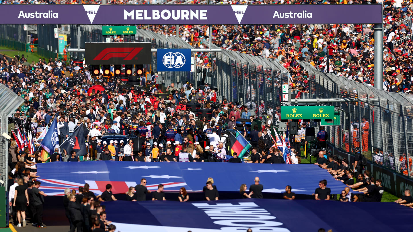 MELBOURNE, AUSTRALIA - APRIL 02: General view over the grid preparations during the F1 Grand Prix