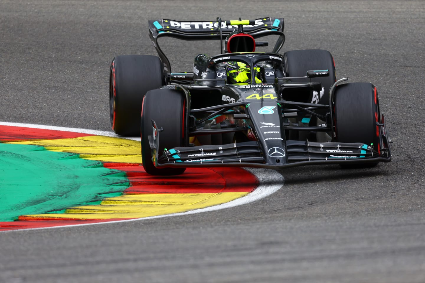 SPA, BELGIUM - JULY 30: Lewis Hamilton of Great Britain driving the (44) Mercedes AMG Petronas F1 Team W14 on track during the F1 Grand Prix of Belgium at Circuit de Spa-Francorchamps on July 30, 2023 in Spa, Belgium. (Photo by Mark Thompson/Getty Images)