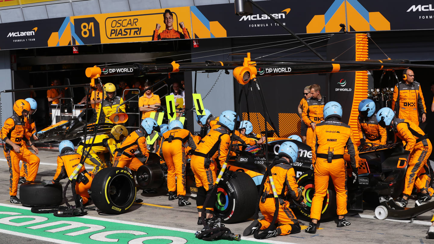 MONZA, ITALY - SEPTEMBER 03: Oscar Piastri of Australia driving the (81) McLaren MCL60 Mercedes makes a pitstop during the F1 Grand Prix of Italy at Autodromo Nazionale Monza on September 03, 2023 in Monza, Italy. (Photo by Joe Portlock - Formula 1/Formula 1 via Getty Images)