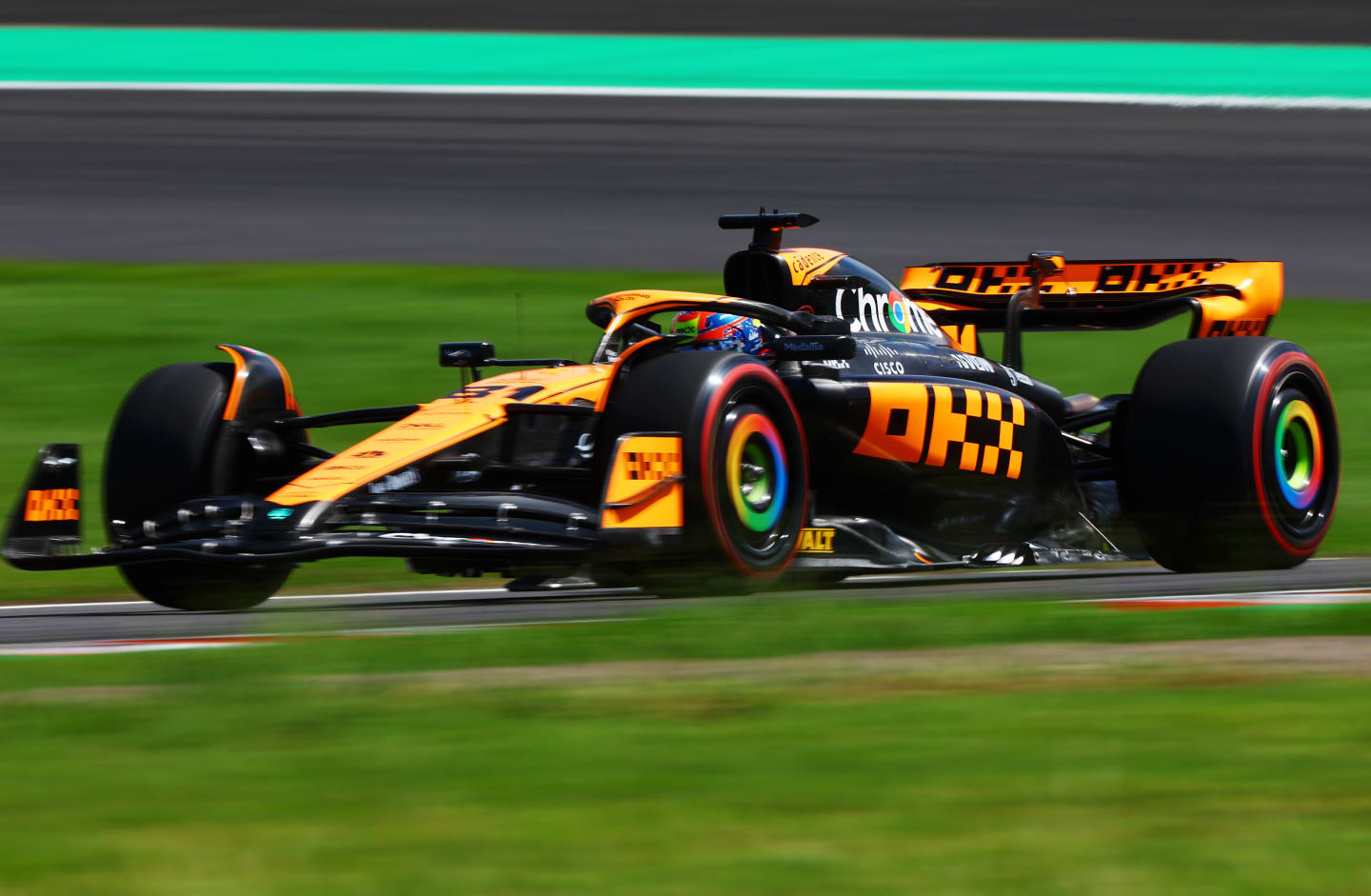 SUZUKA, JAPAN - SEPTEMBER 23: Oscar Piastri of Australia driving the (81) McLaren MCL60 Mercedes on