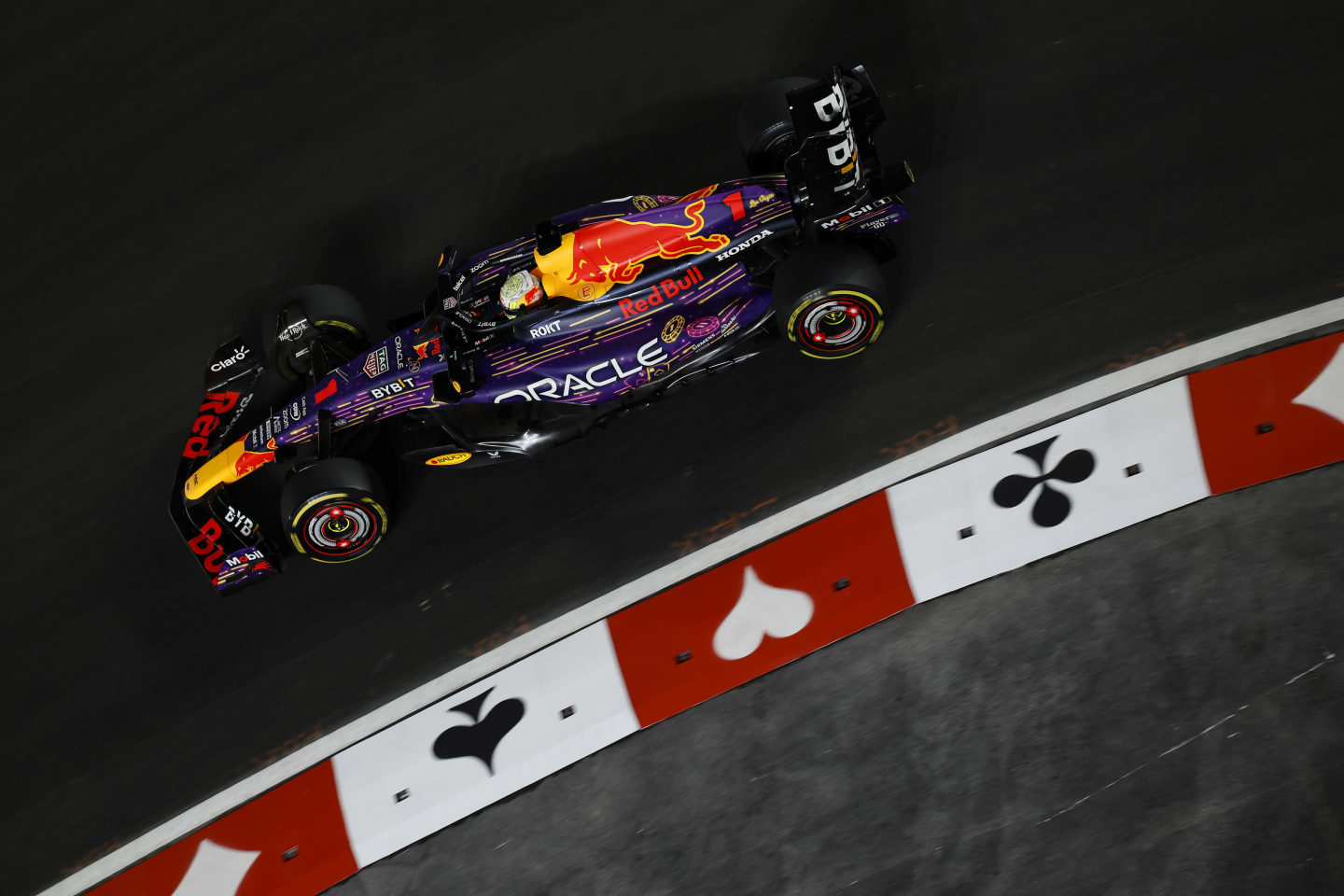 LAS VEGAS, NEVADA - NOVEMBER 17: Max Verstappen of the Netherlands driving the (1) Oracle Red Bull