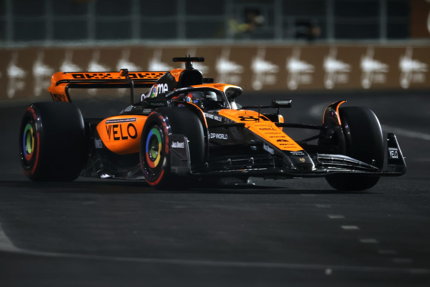 LAS VEGAS, NEVADA - NOVEMBER 18: Oscar Piastri of Australia driving the (81) McLaren MCL60 Mercedes on track during qualifying ahead of the F1 Grand Prix of Las Vegas at Las Vegas Strip Circuit on November 18, 2023 in Las Vegas, Nevada. (Photo by Chris Graythen/Getty Images)
