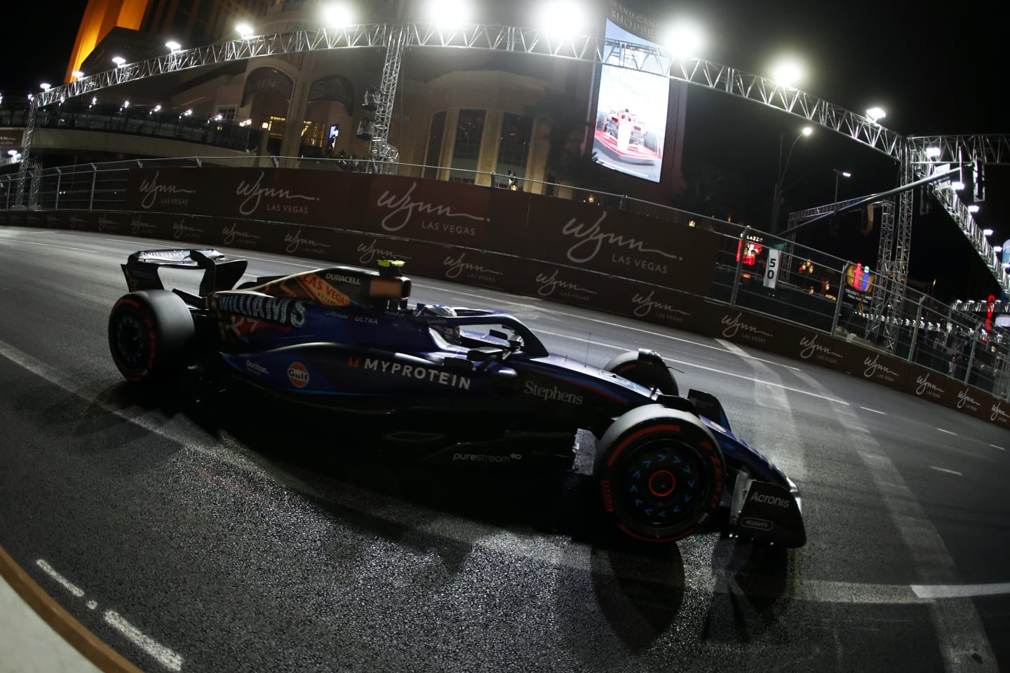 LAS VEGAS, NEVADA - NOVEMBER 18: Logan Sargeant of United States driving the (2) Williams FW45 Mercedes on track during qualifying ahead of the F1 Grand Prix of Las Vegas at Las Vegas Strip Circuit on November 18, 2023 in Las Vegas, Nevada. (Photo by Chris Graythen/Getty Images)