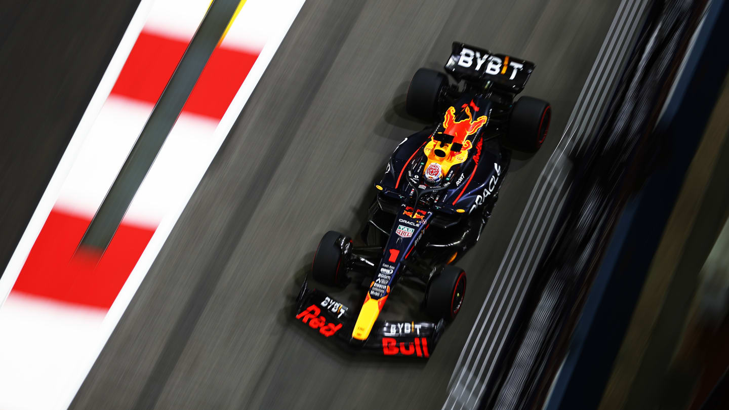 SINGAPORE, SINGAPORE - SEPTEMBER 17: Max Verstappen of the Netherlands driving the (1) Oracle Red