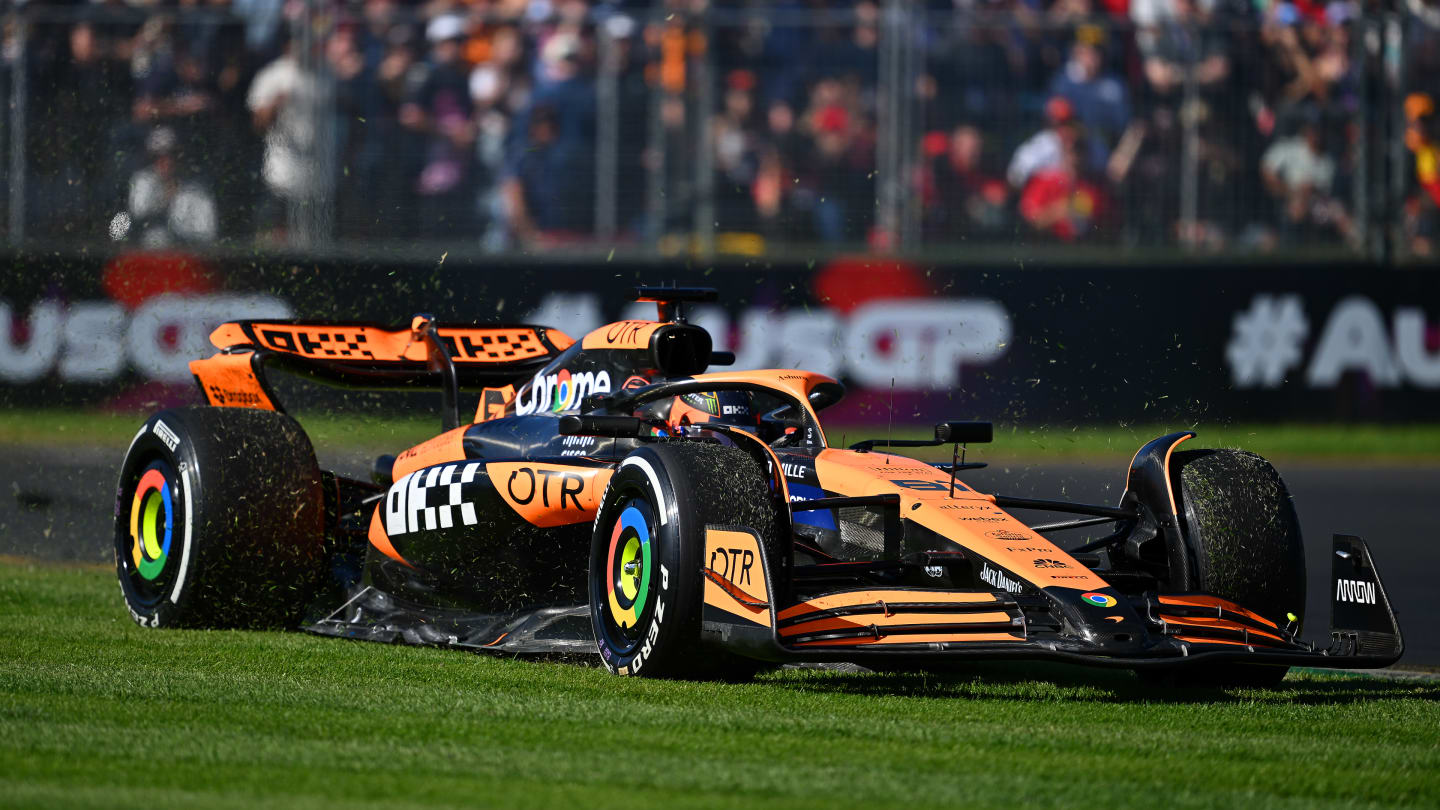 MELBOURNE, AUSTRALIA - MARCH 24: Oscar Piastri of Australia driving the (81) McLaren MCL38 Mercedes runs wide onto the grass during the F1 Grand Prix of Australia at Albert Park Circuit on March 24, 2024 in Melbourne, Australia. (Photo by Quinn Rooney - Formula 1/Formula 1 via Getty Images)