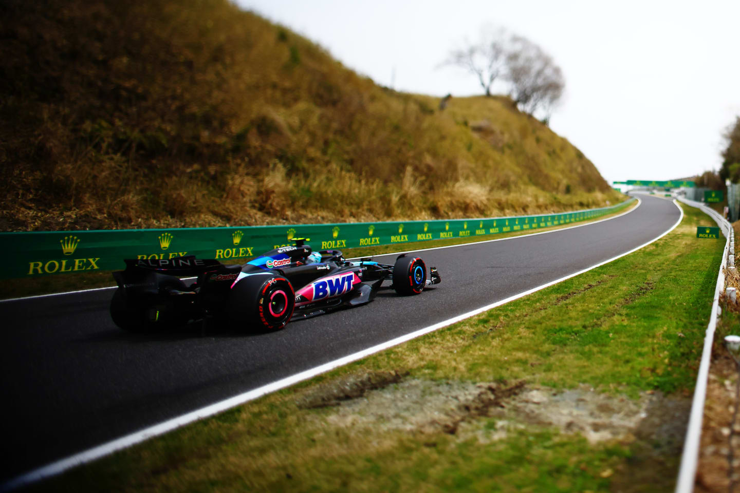 SUZUKA, JAPÓN - ABRIL 06: (NOTA DEL EDITOR: Esta imagen fue creada con una lente de enfoque plano variable)