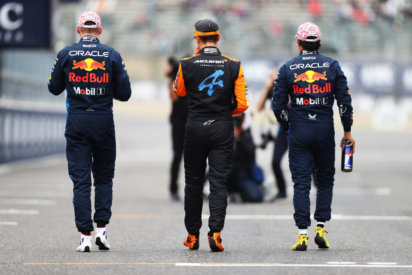 SUZUKA, JAPÓN - ABRIL 06: Max Verstappen de los Países Bajos al volante del (1) Oracle Red Bull Racing