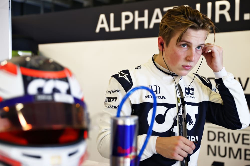 ABU DHABI, UNITED ARAB EMIRATES - DECEMBER 14: Liam Lawson of New Zealand and Scuderia AlphaTauri